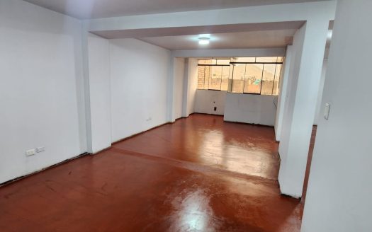 ALQUILER DE LOCAL COMERCIAL 5 PISOS AVENIDA FRENTE A ESTACION DEL METROPOLITANO NARAJAL